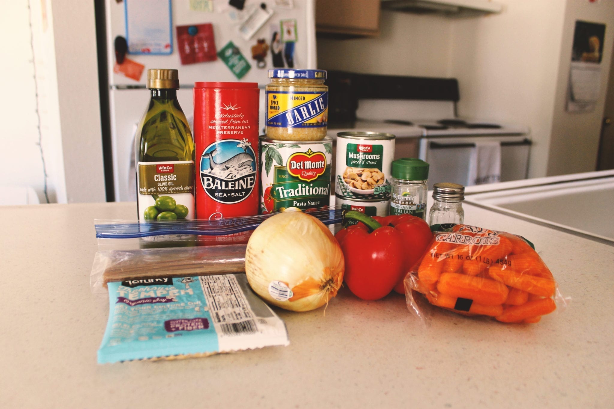 Olive Oil, Sea Salt, Garlic, Minced Garlic, Pasta Sauce, Marinara, Mushrooms, Italian Seasoning, Yellow Onion, Tempeh, Gluten Free Pasta, Pasta, Red Pepper, Carrots, Pepper, BumbleBar, Spokane, Washington, Spokane Valley, Vegan, Vegetarian, Pescatarian, Healthy, DIY, Recipe 